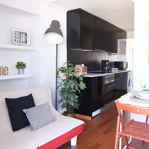  Apartamento Portuguese Classic Flat - River Views From S Historic Heart